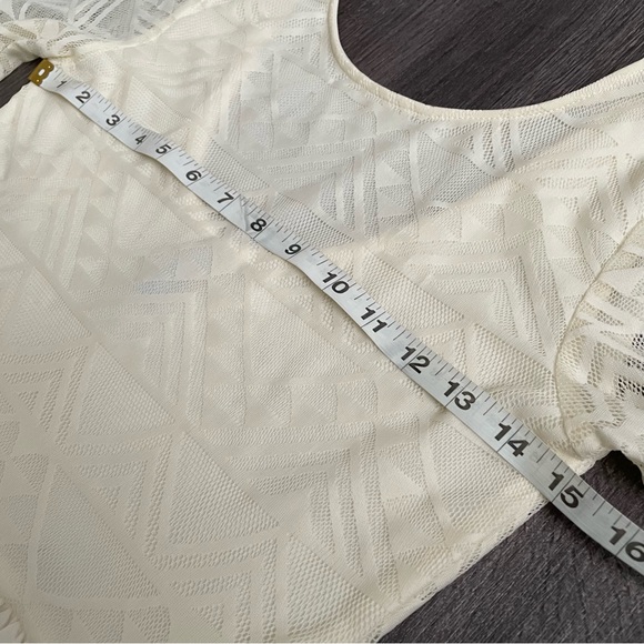 Ivory Cream 3/4 sleeves lace mini Dress Juniors ( 6) - Picture 7 of 10